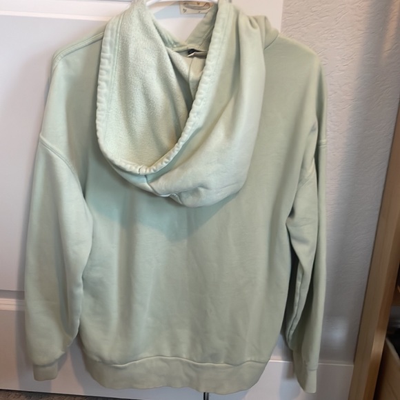 Universal Threads Hoodie - Picture 2 of 3